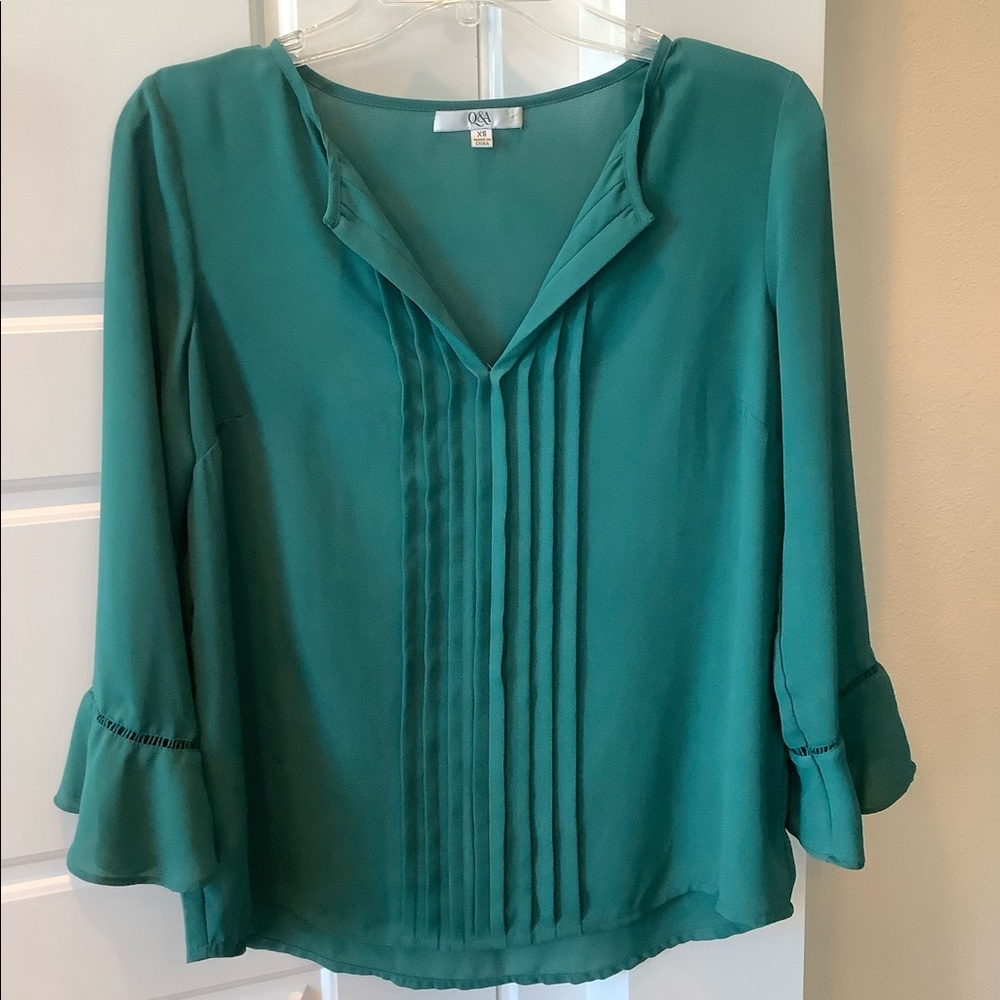 Q&A, Size XS, Dark Green blouse